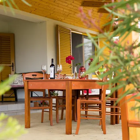 Vineas Vendeghaz Ferienhaus *